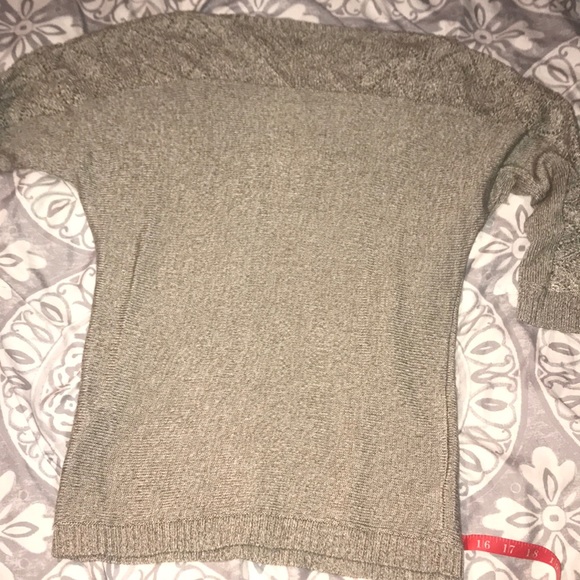 New York and company 3/4 sleeve sweater - Picture 6 of 6
